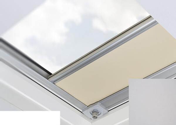 Fakro - ARF/D II 058 - Flat Roof Manual Blackout Blind - Silver Fakro - ARF/D II 058 - Flat Roof Manual Blackout Blind - Silver