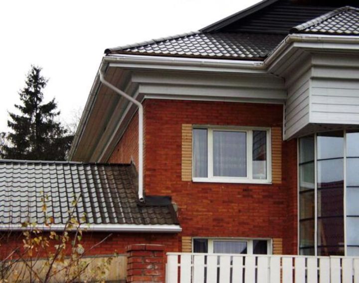 Lindab Steel Guttering - Downpipe Bend - Magestic Galvanised Lindab Steel Guttering - Downpipe Bend - Magestic Galvanised