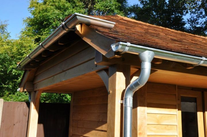 Lindab Steel Guttering - Internal Welded Gutter Angle - Magestic Galvanised Lindab Steel Guttering - Internal Welded Gutter Angle - Magestic Galvanised