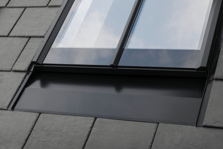 VELUX EDU 1500 Flush Insulated Flashing Kit for GCL Conservation Roof Windows - Black VELUX EDU 1500 Flush Insulated Flashing Kit for GCL Conservation Roof Windows - Black