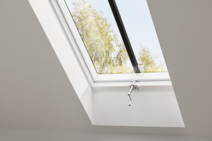 VELUX GCL Heritage Top Hung Conservation Roof Window VELUX GCL Heritage Top Hung Conservation Roof Window