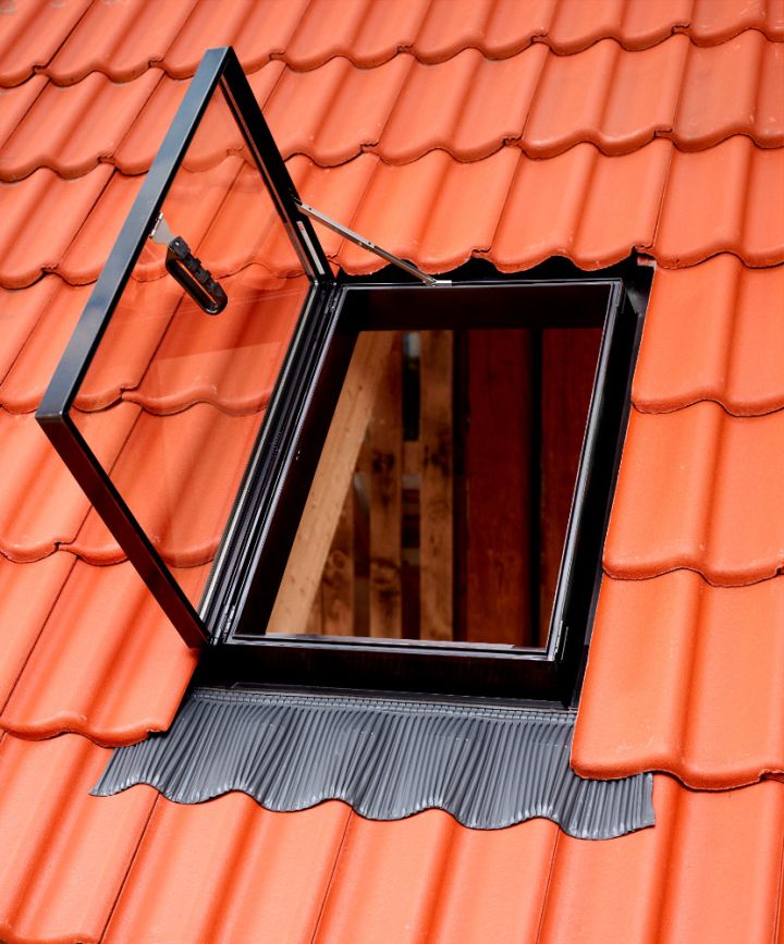 VELUX GVT 103 0059Z Double-Glazed Manual Side Hung Cold Room Roof Window - 54x83cm - Black Polyurethane/Aluminium VELUX GVT 103 0059Z Double-Glazed Manual Side Hung Cold Room Roof Window - 54x83cm - Black Polyurethane/Aluminium