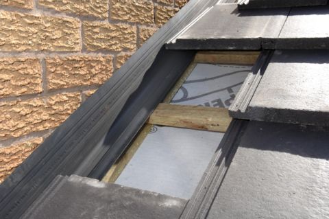 Klober PVC Secret Gutter - 97 x 3000mm (Pack of 5) Klober PVC Secret Gutter - 97 x 3000mm (Pack of 5)