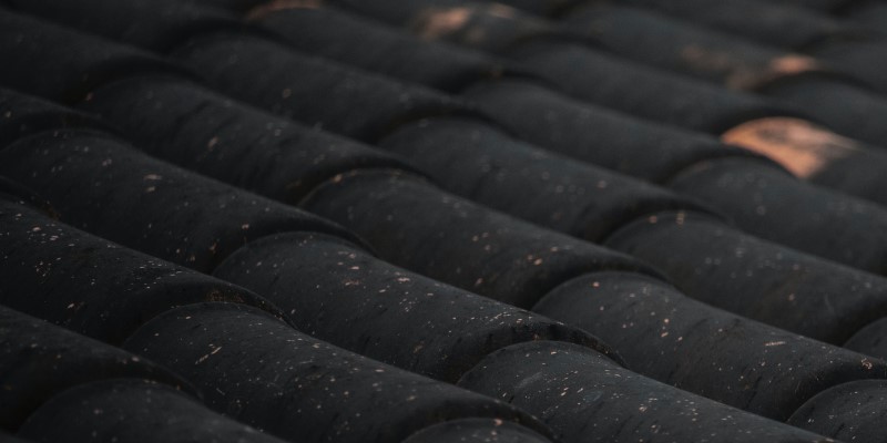 How to Remove an Asbestos Roof?