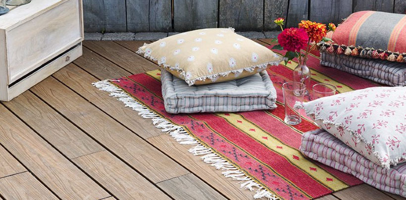 Composite decking sitting area with cushions